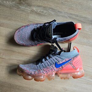NIKE Vapormax